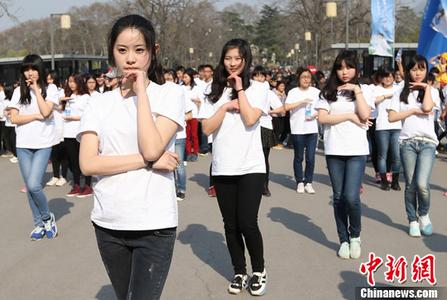 张玉宁大概率无缘出战日本 韦世豪有望推上国足最前沿